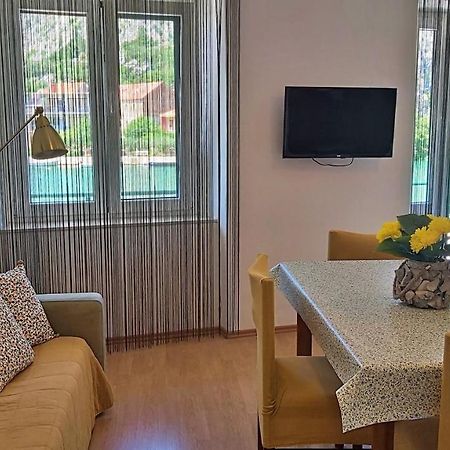 Apartment Mandic Omiš Eksteriør billede