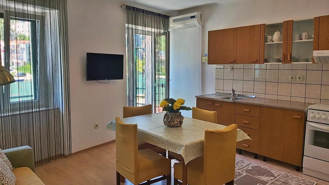 Apartment Mandic Omiš Eksteriør billede