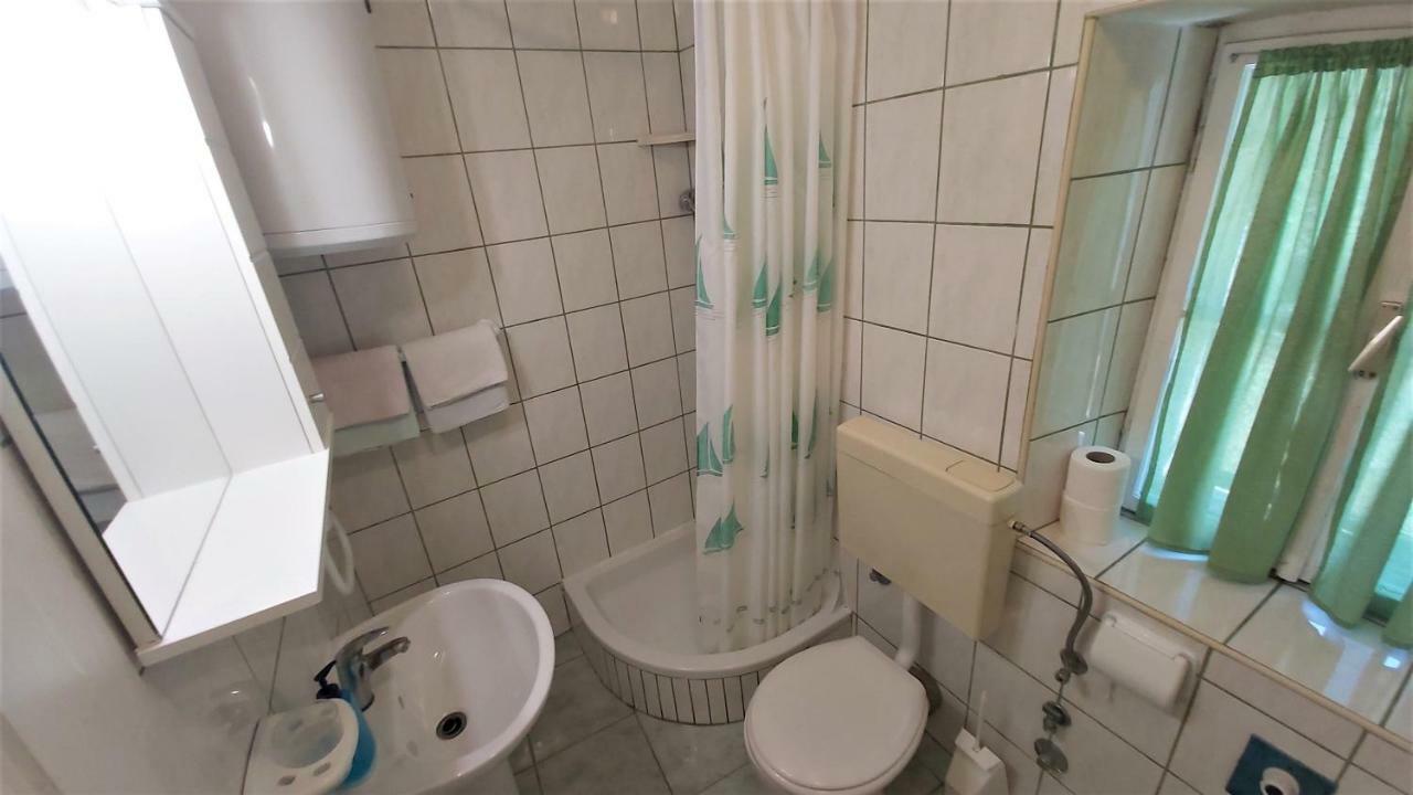 Apartment Mandic Omiš Eksteriør billede