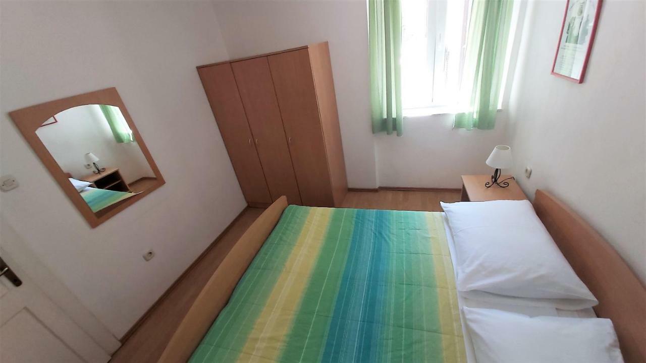 Apartment Mandic Omiš Eksteriør billede